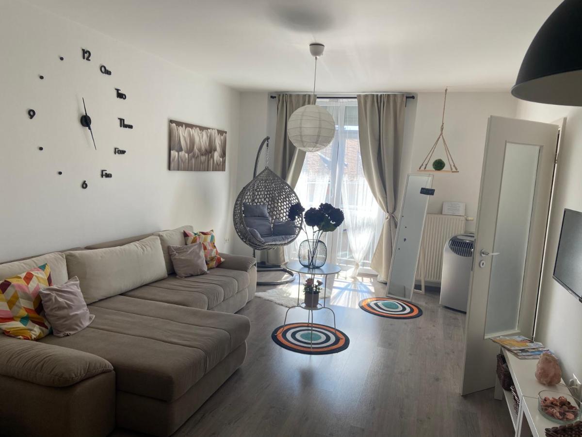 Gyoengy Apartman Sopron Exterior photo